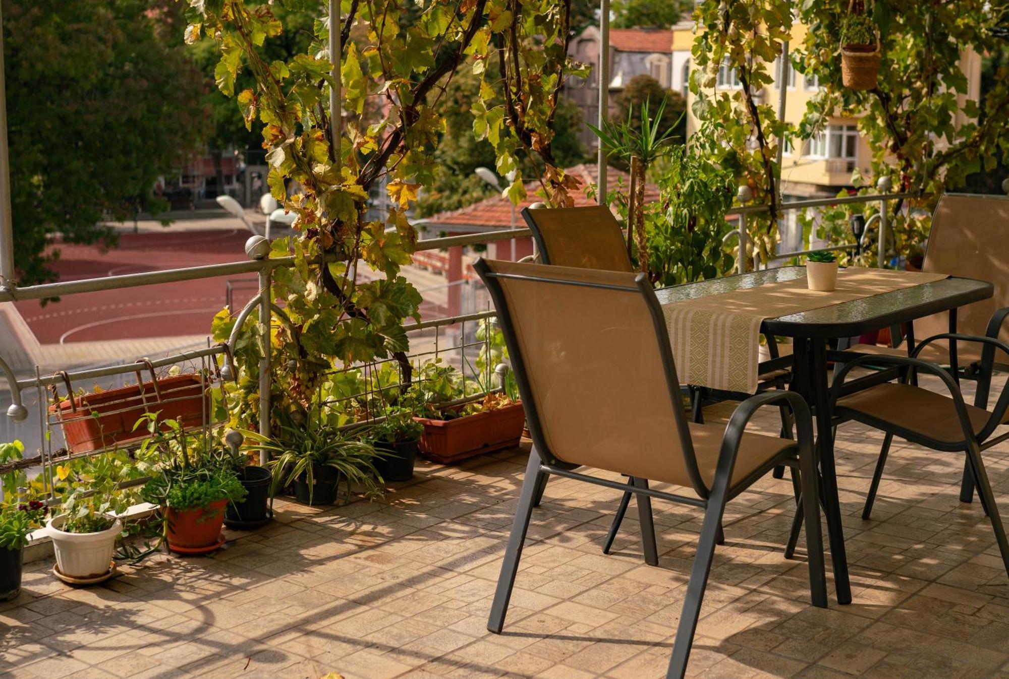 2-Bedroom Flat - Sunny Balcony Plovdiv Exterior photo