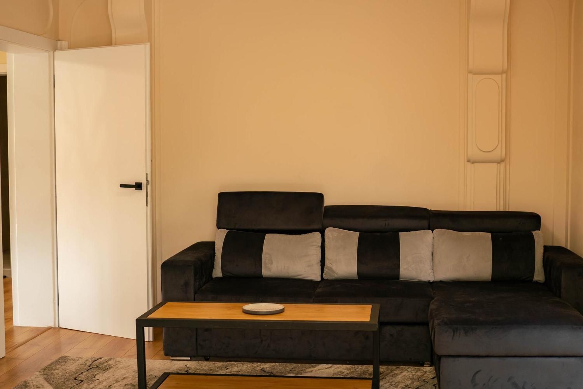 2-Bedroom Flat - Sunny Balcony Plovdiv Exterior photo