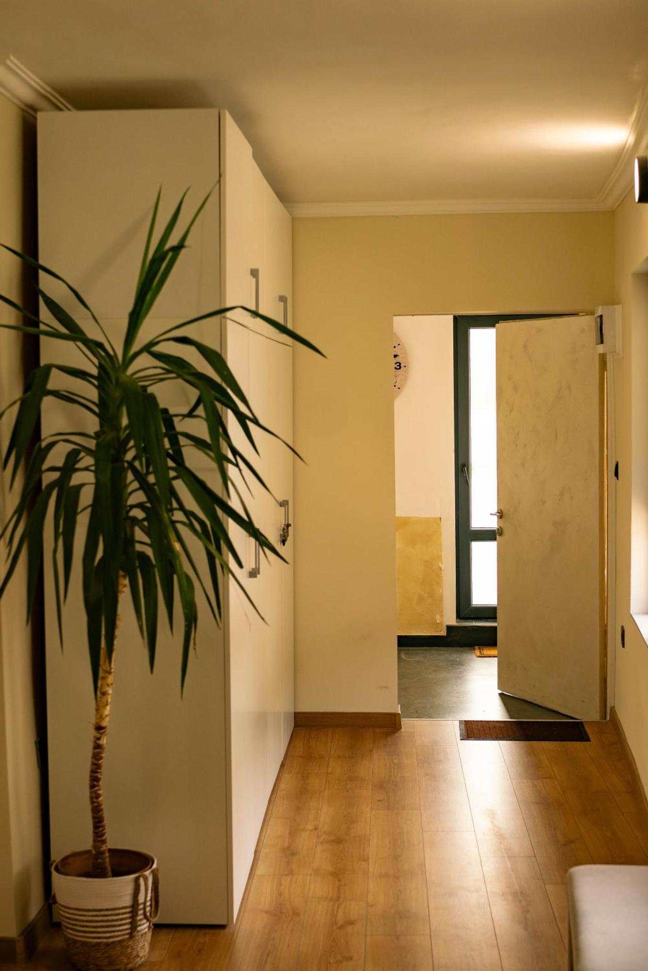 2-Bedroom Flat - Sunny Balcony Plovdiv Exterior photo