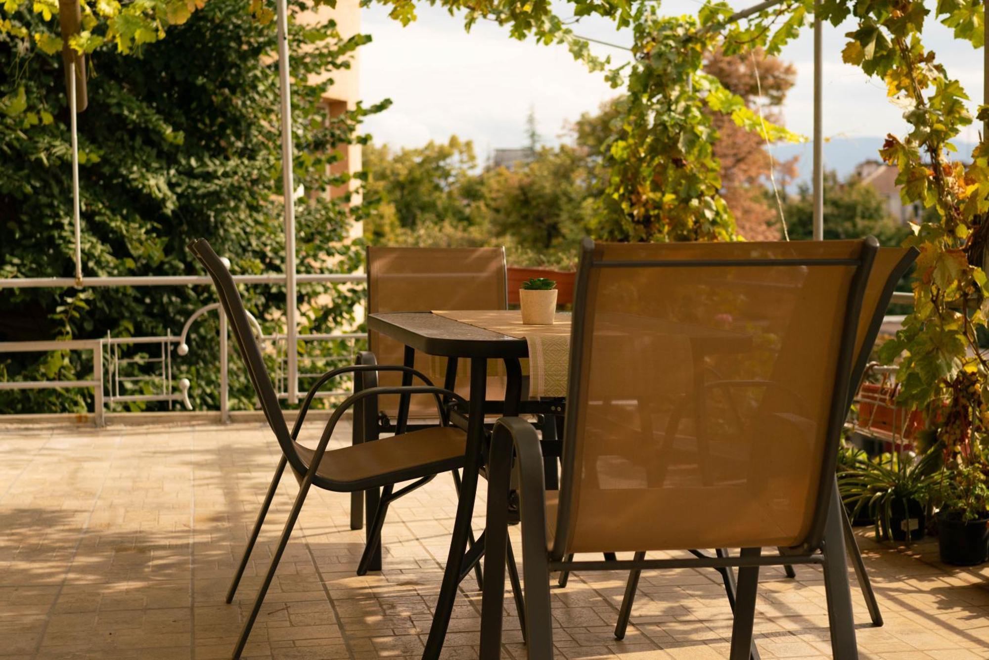 2-Bedroom Flat - Sunny Balcony Plovdiv Exterior photo